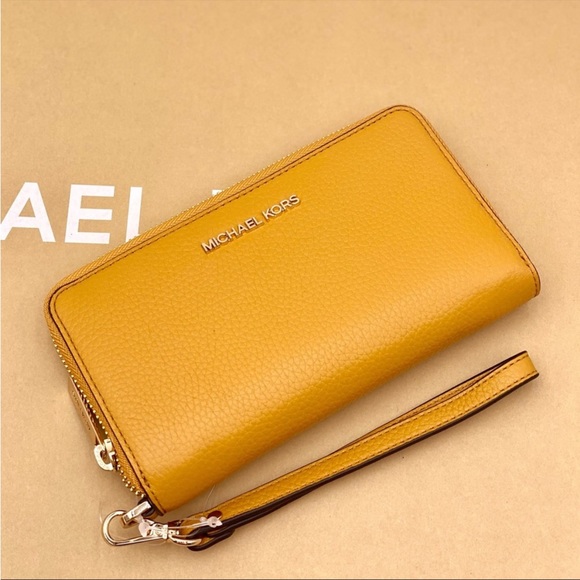 Michael Kors Jet Set Travel Phone Case Wristlet Wallet Marigold - Picture 2 of 12